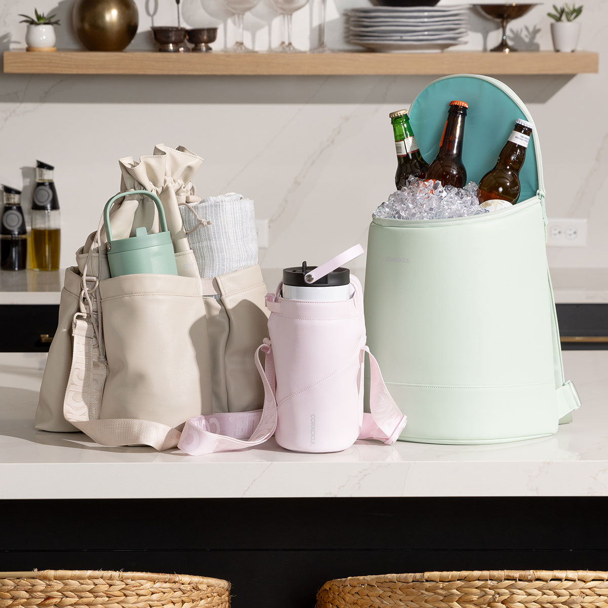 beverage-bucket-bag-c7 6c4793ad3b8e--group-lifestyle1.jpg